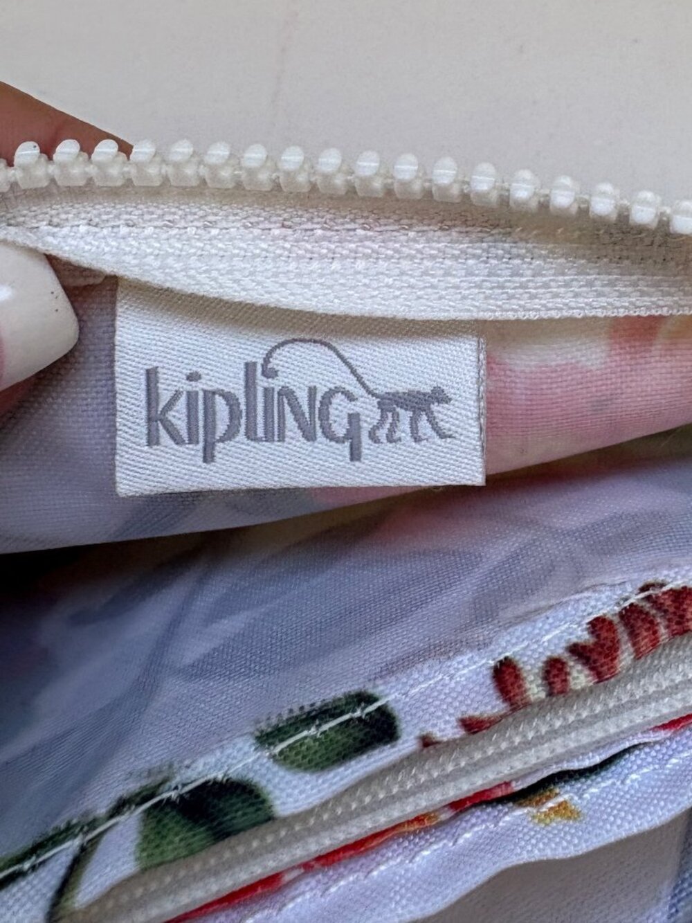 Kipling Pouch + - Picture 3 of 7